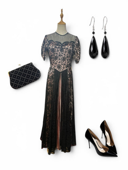 PINK AND BLACK LACE GOWN | 8/10