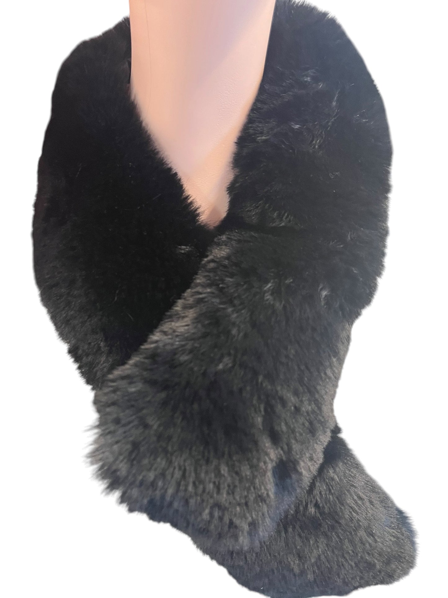 RED CURRENT BLACK FUR NECK CUFF