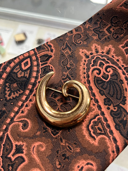 GOLD SPIRAL BROOCH