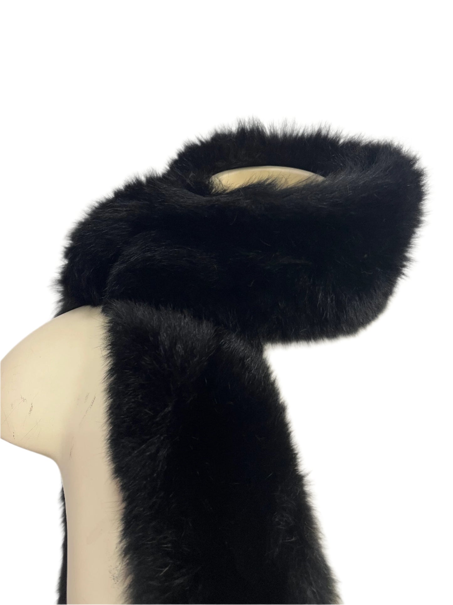 LUXE BLACK FUR SCARF