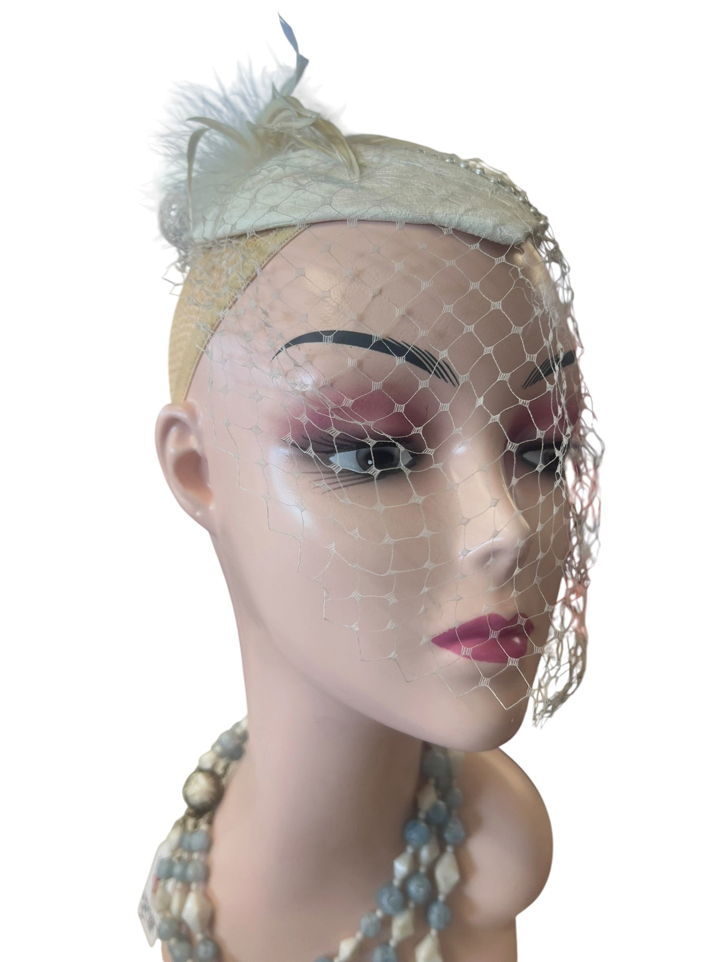 CREAM OVAL BIRDCAGE HEADPIECE
