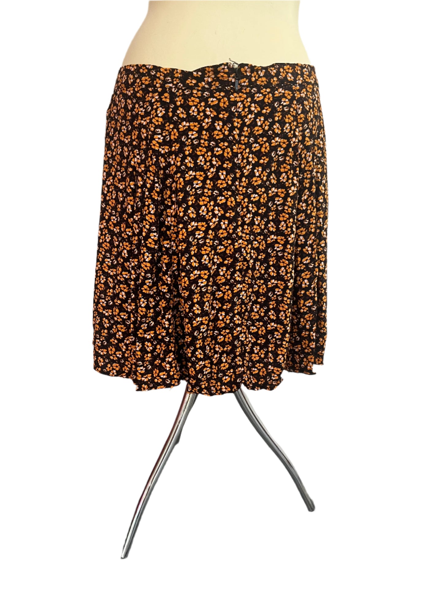 CITY CHIC AUTUMN FLORAL SKIRT SZ M/18