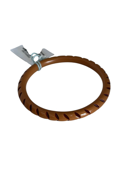 DUCHESS ALMOND NARROW BANGLE