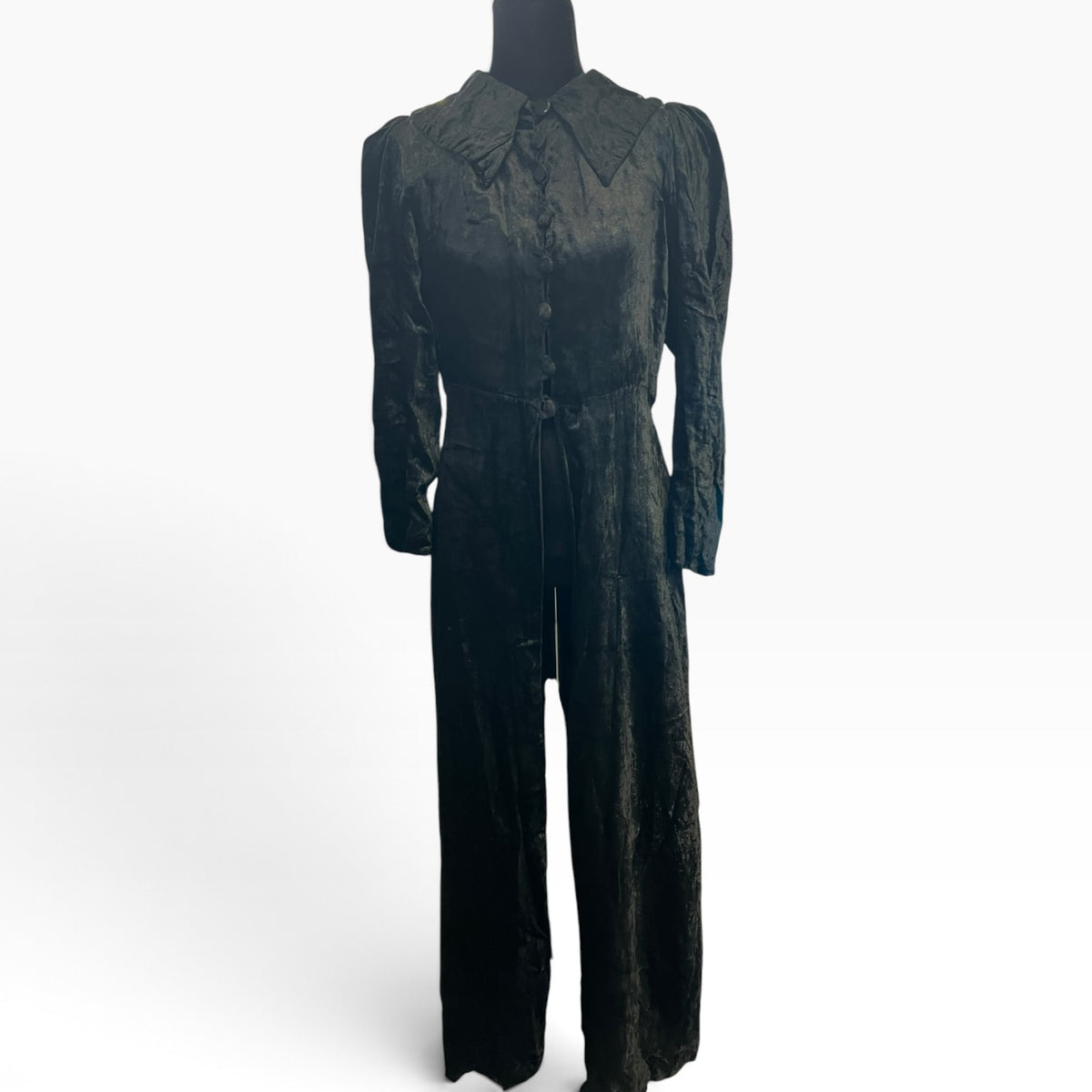 BLACK LONG VELVET COAT | 10/12