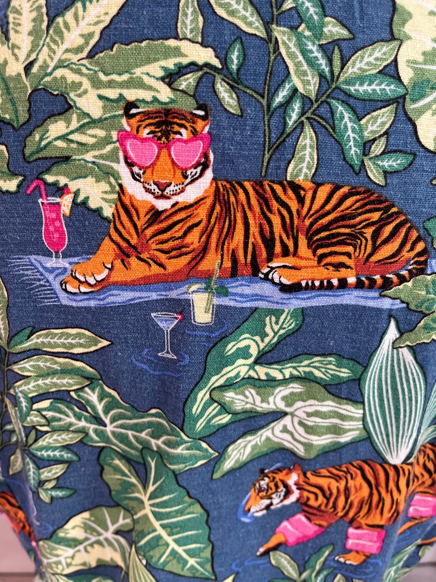 REVIVAL FLAMINGO & TIGER SHIRT SZ 12