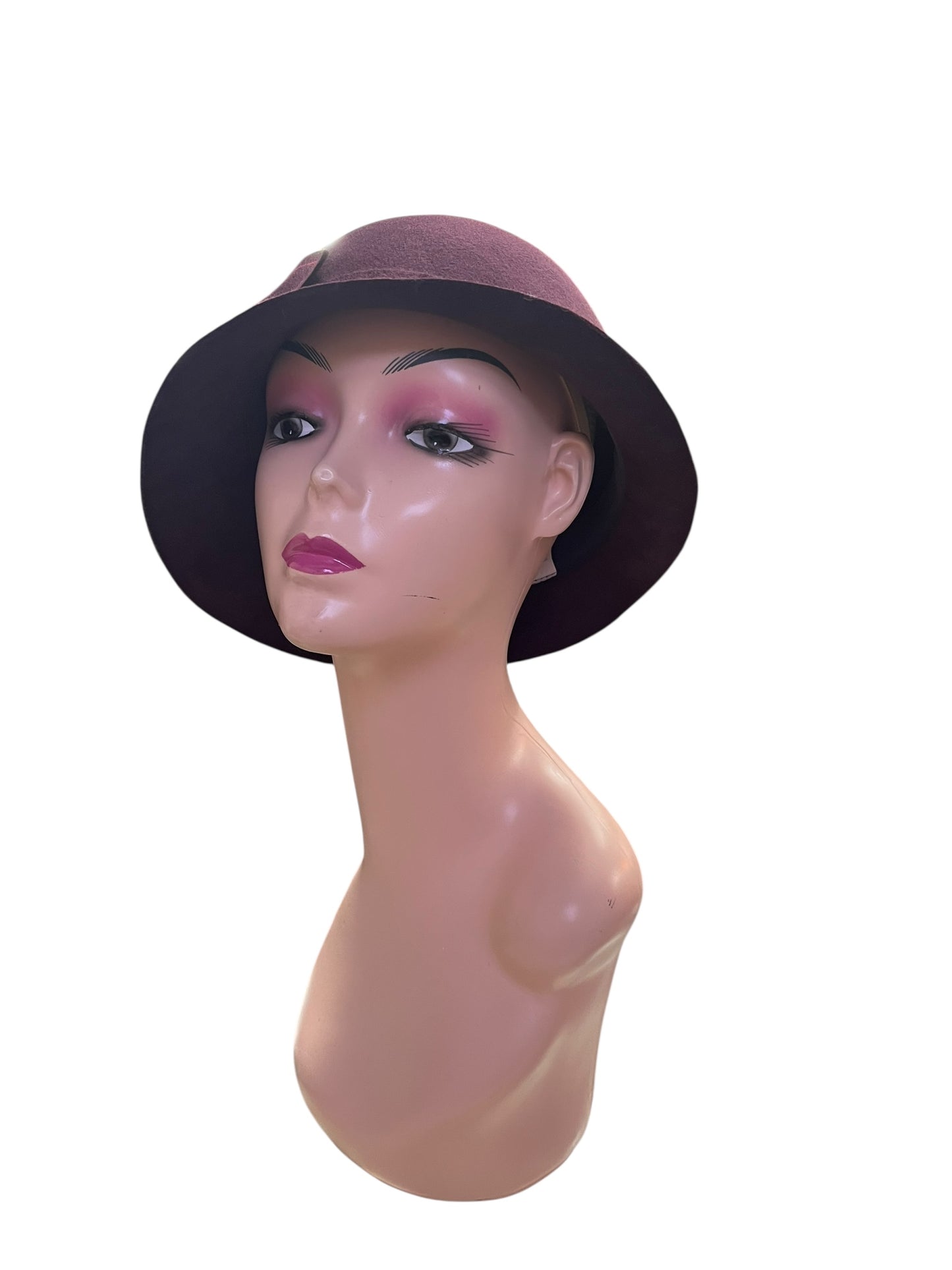 PLUM CLOCHE HAT