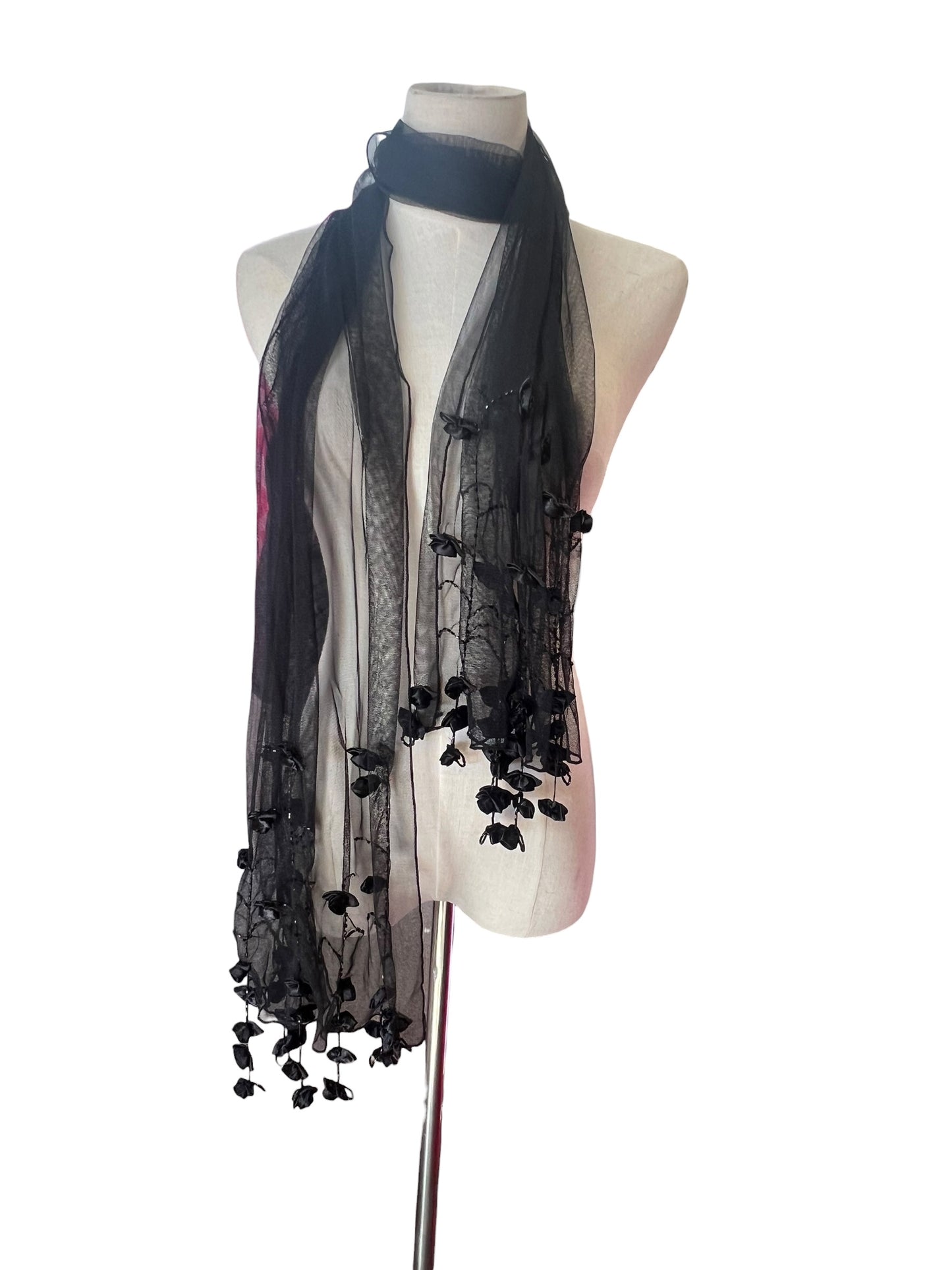 BLACK ROSETTE SCARF