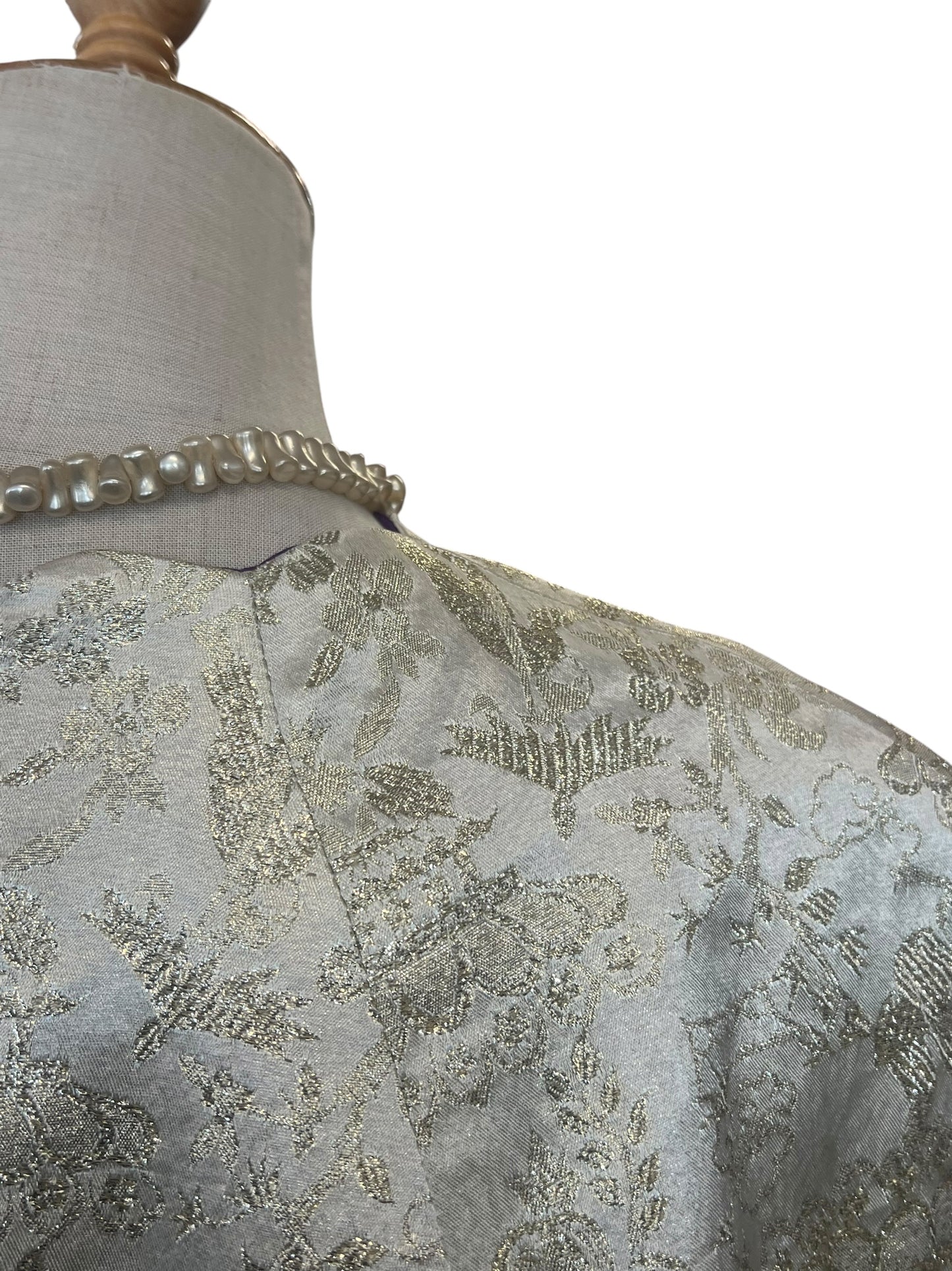 CREAM & GOLD CAPELET