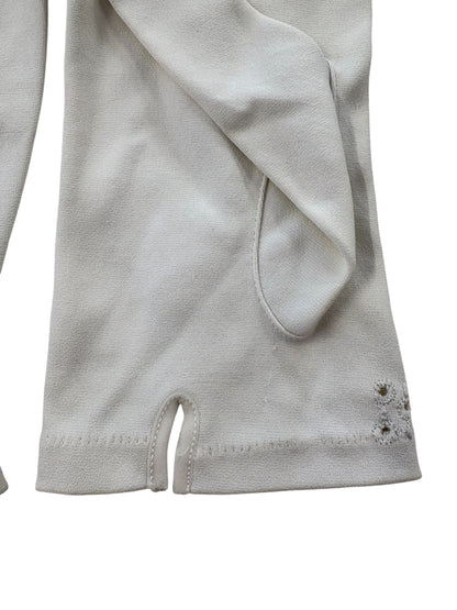 WHITE EMRBROIDERED GLOVES