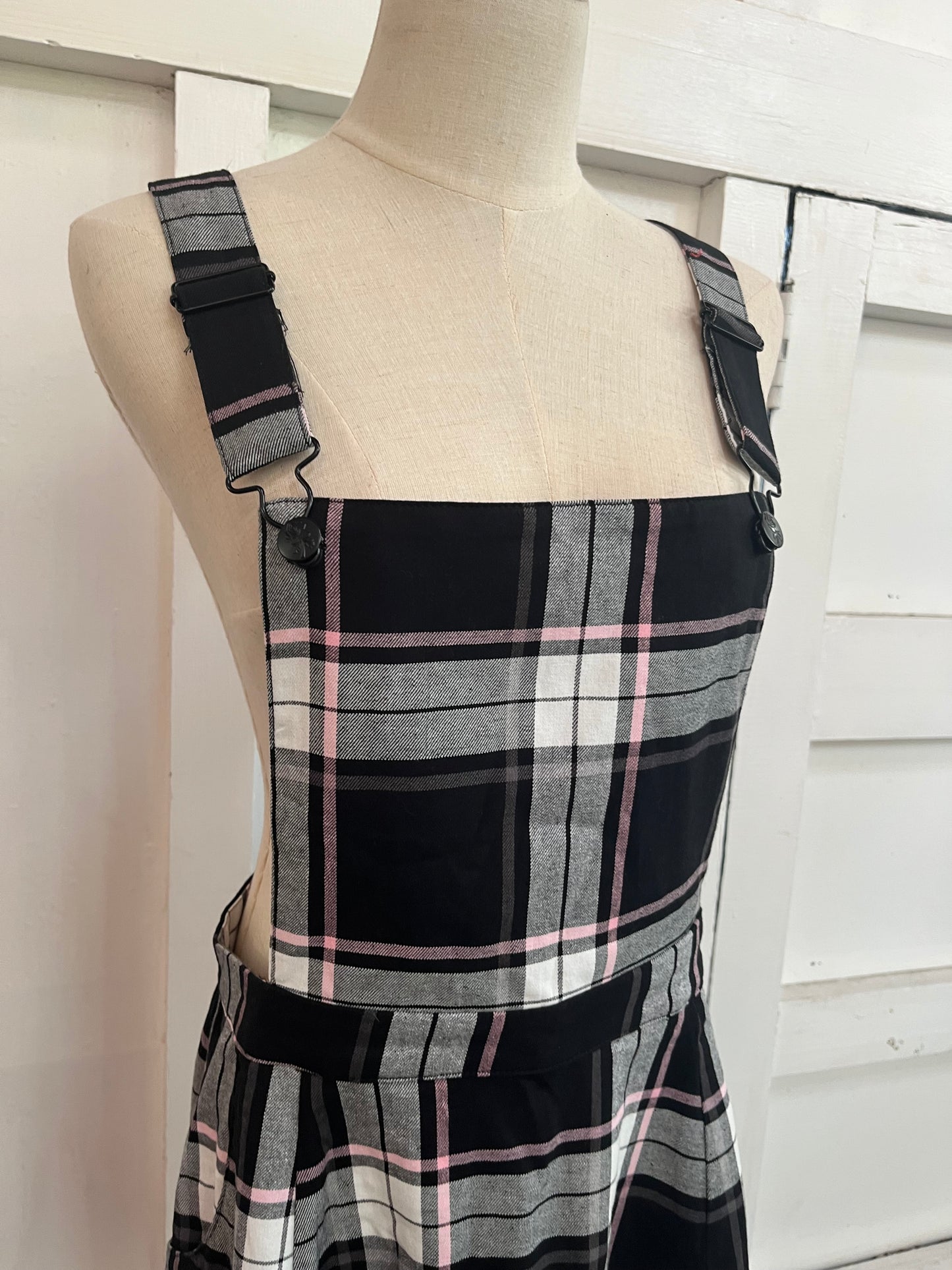 BLACK FRIDAY TARTAN PINAFORE DRESS sz 12