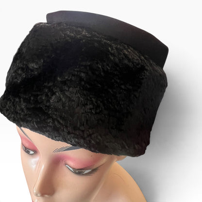 PLUMMER BLACK VELVET HAT