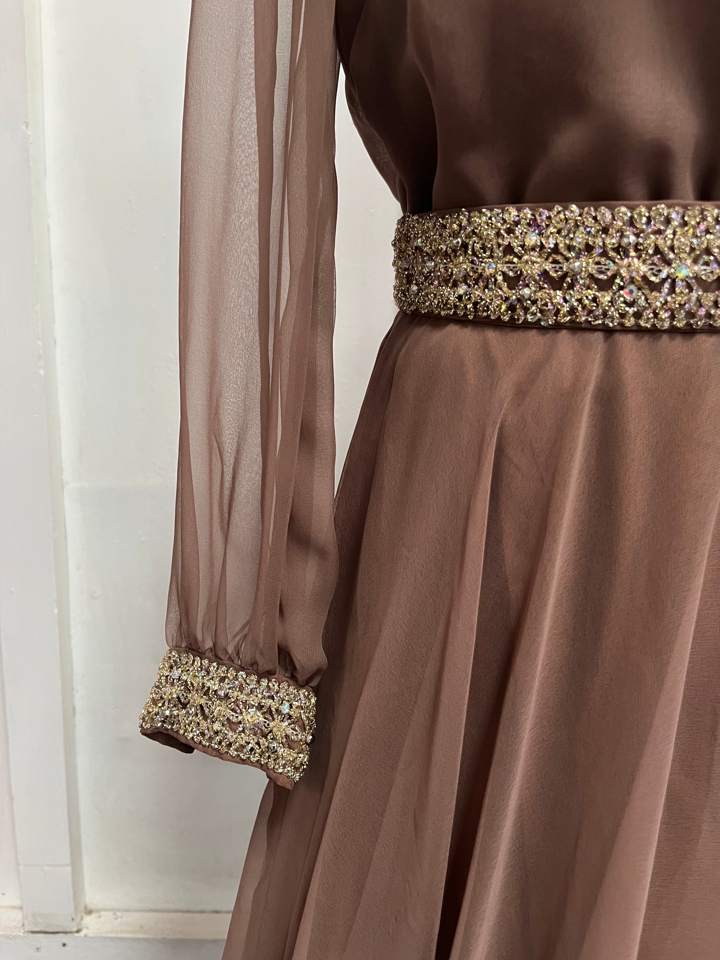 ELEGANTE BEADED MILADY GOWN sz 10