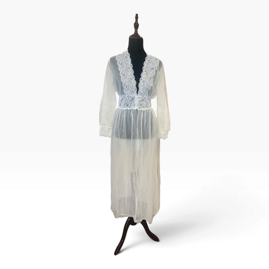 WHITE NYLON ROBE | 8/10
