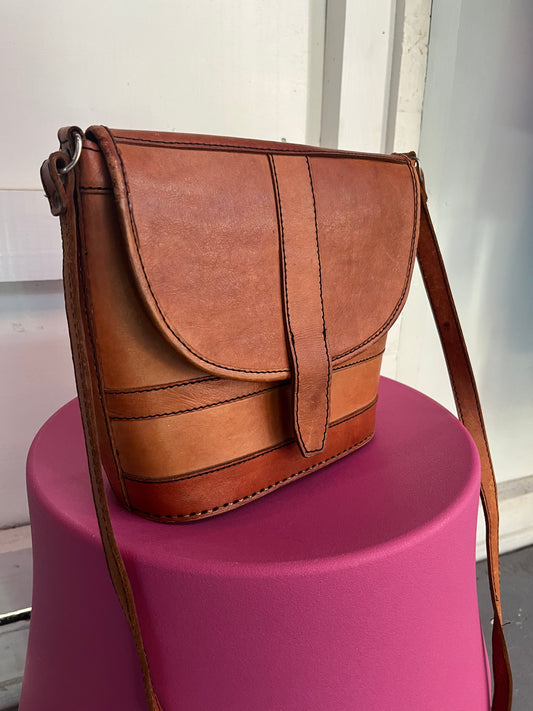 LEATHER BUCKET SHOULDER BAG