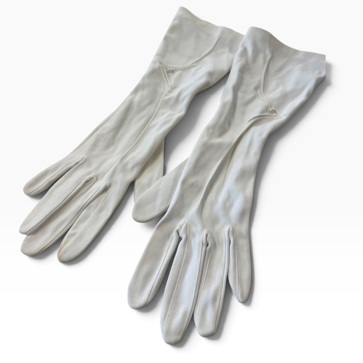 WHITE & PEARL GLOVES