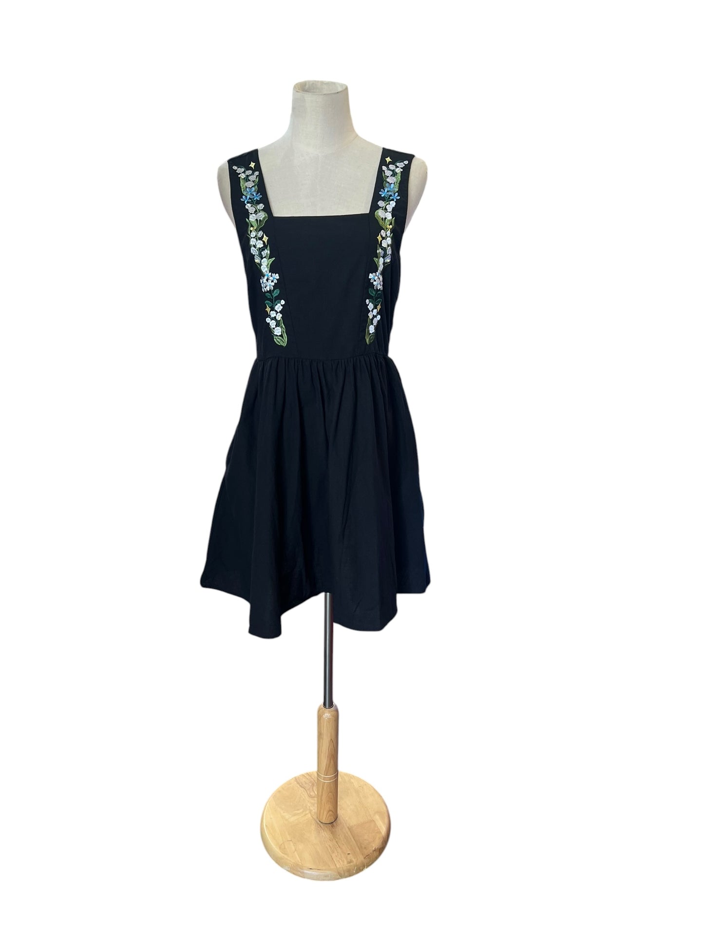 BLACK FRIDAY FLORAL EMBROIDERED DRESS | 10