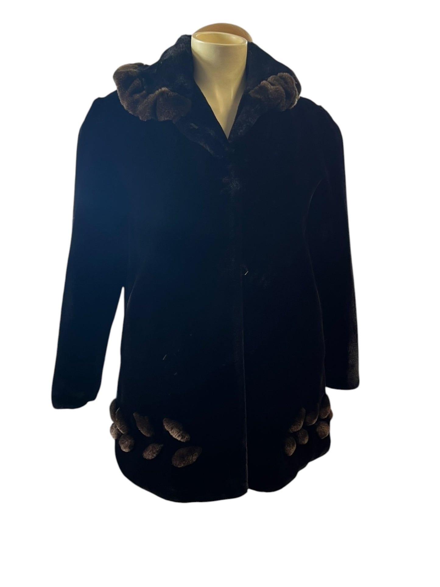 JIANG YING FU SHI FAUX FUR COAT | L