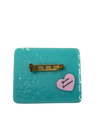 YANKEE SWEETHEART MINT TV BROOCH