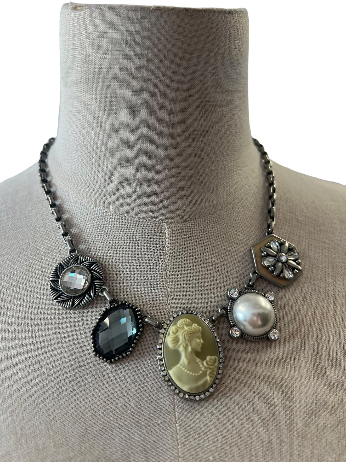 LIA SOPHIA CAMEO NECKLACE