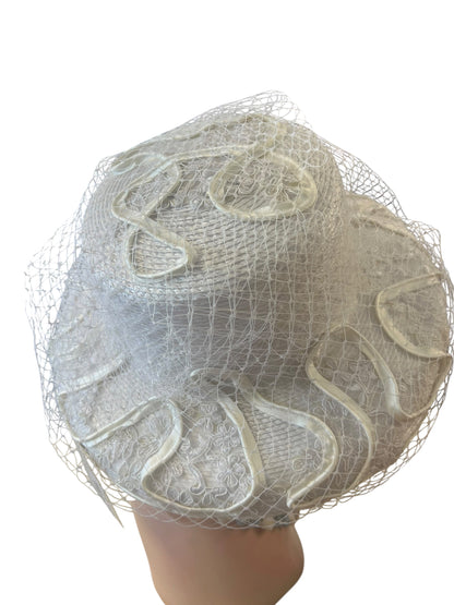 KATRINAS WHITE NET HAT