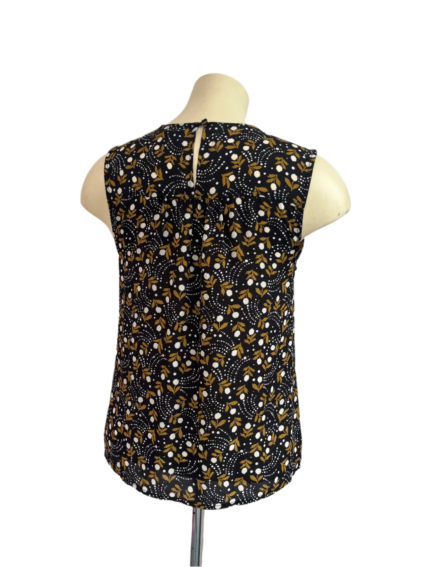 MODCOTH POMPOM TOP SZ L/14