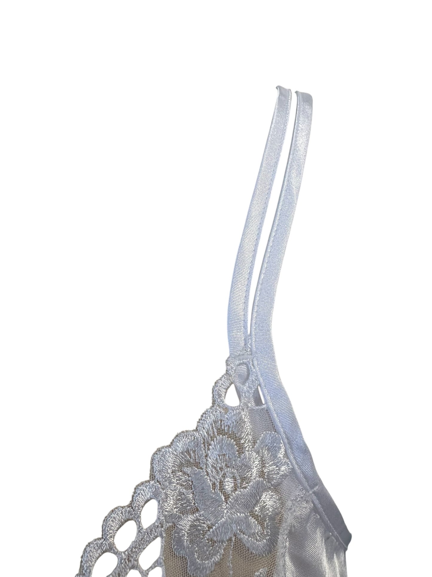 WHITE NIGHTGOWN WITH LACE | 8