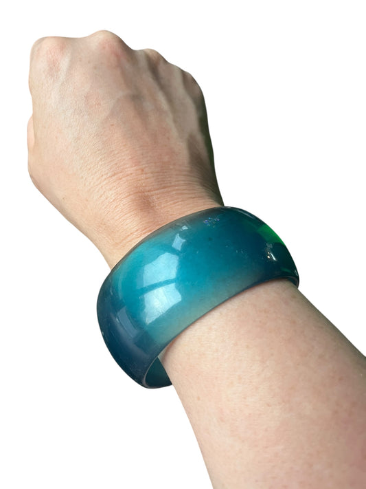 TRANSLUCENT BLUE BANGLE
