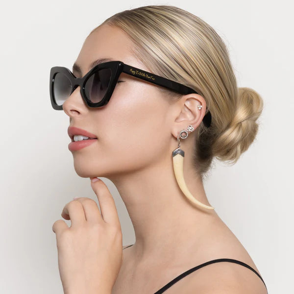 THE WOMB  BLACK SUNGLASSES