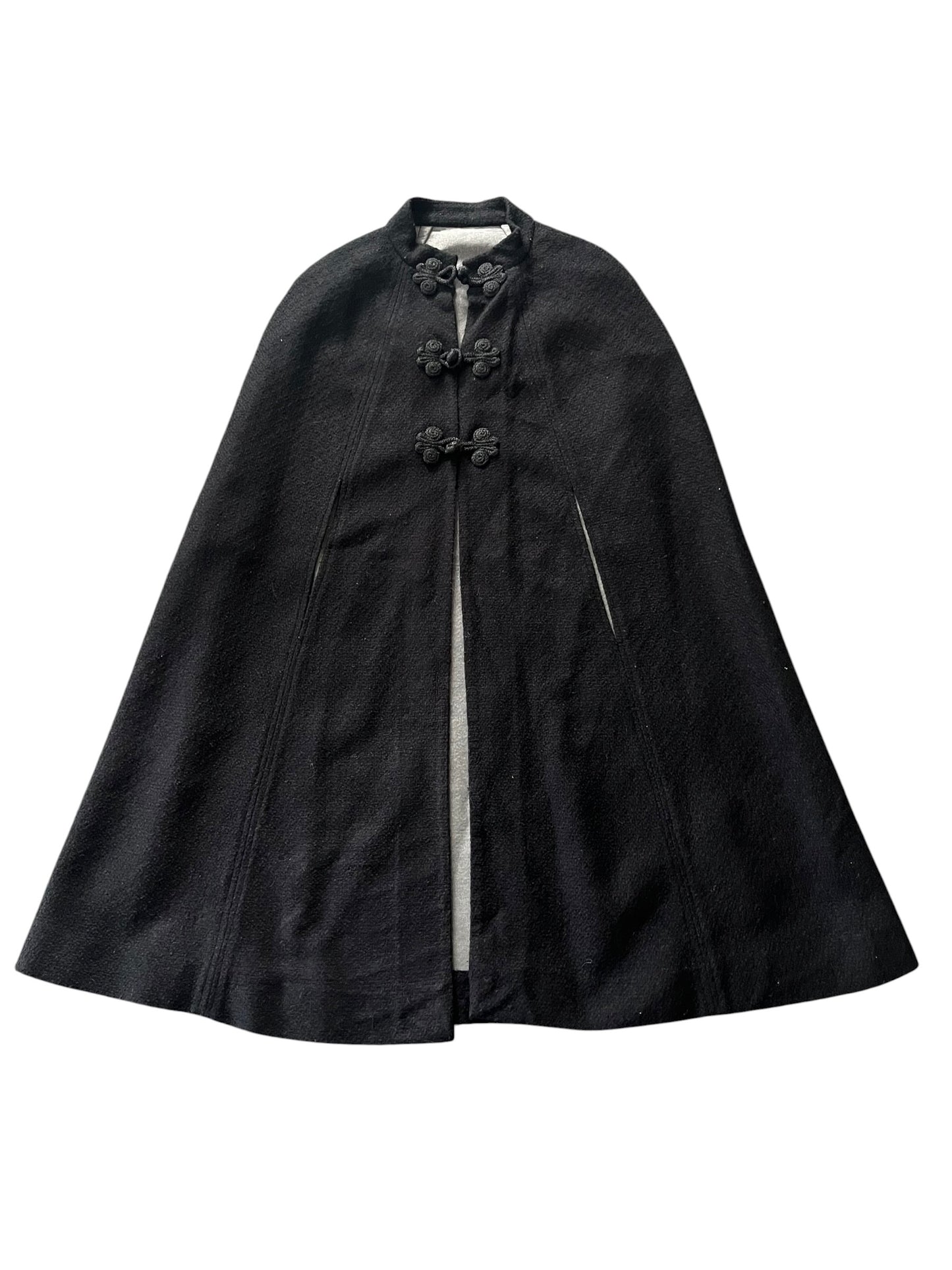 BLACK CAPE
