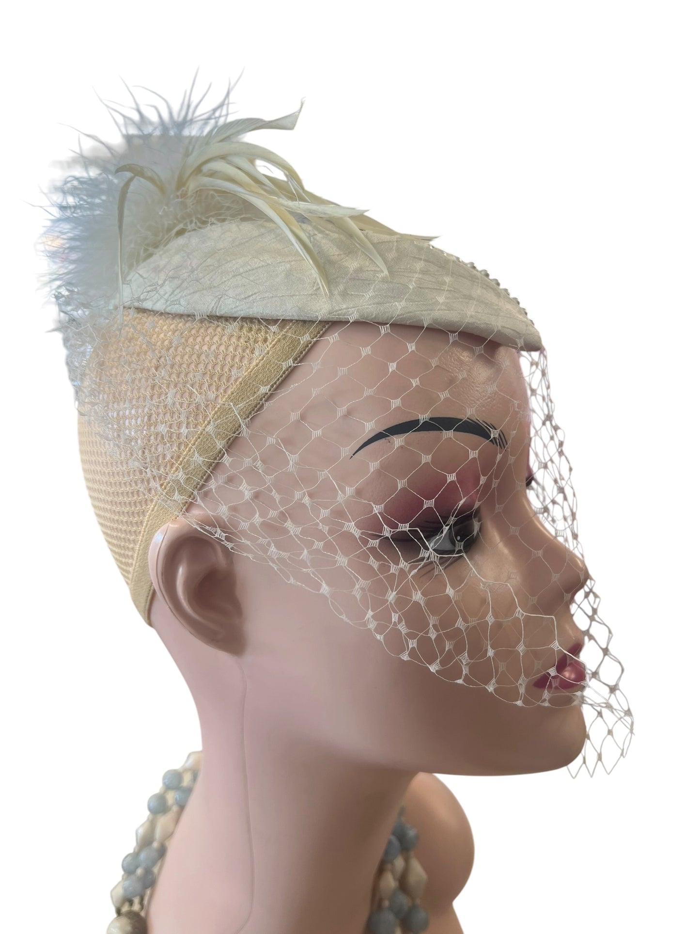 CREAM OVAL BIRDCAGE HEADPIECE