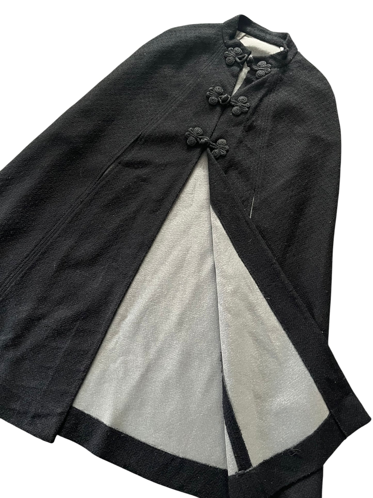 BLACK CAPE