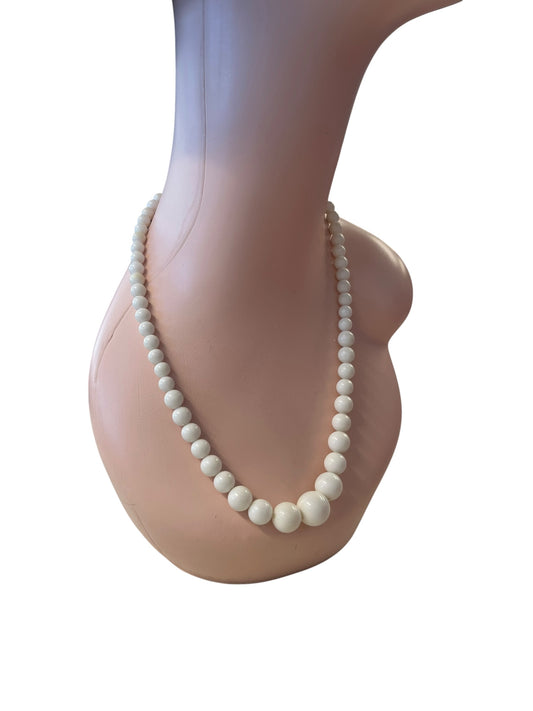 WHITE BUBBLEGUM BEADS