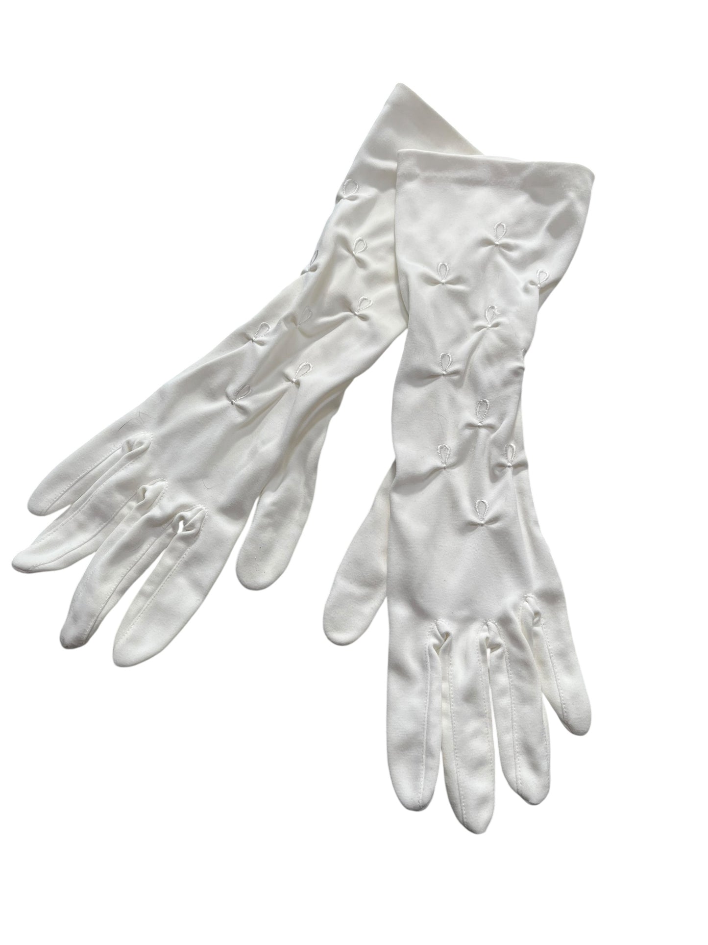 EMBROIDERED WHITE GLOVES