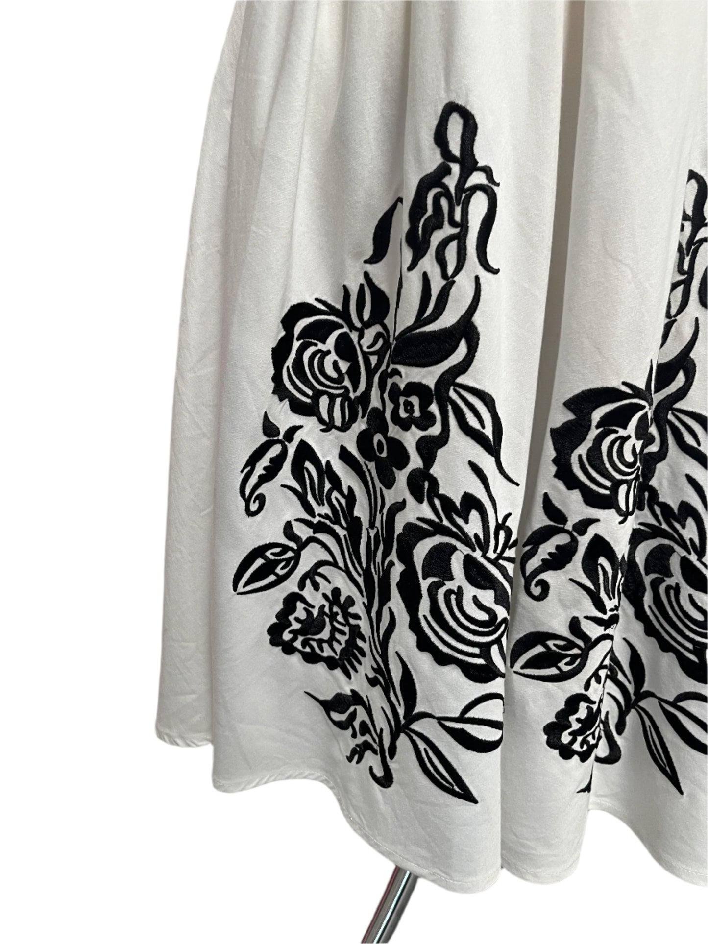 DOLLY & DOTTY BW ROSE DRESS SZ 14