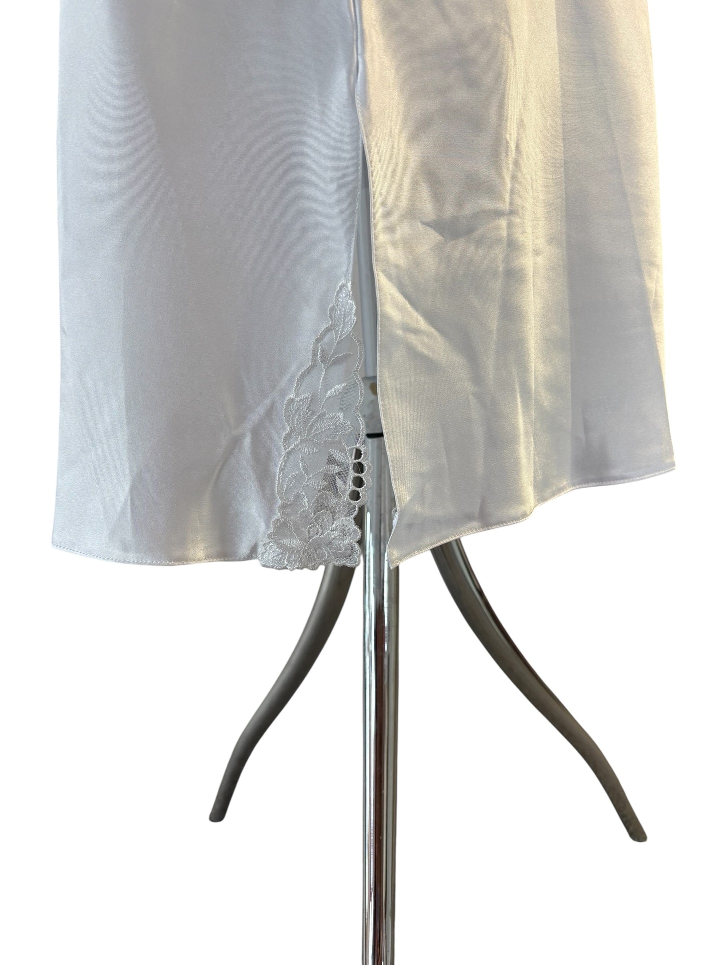 WHITE NIGHTGOWN WITH LACE | 8