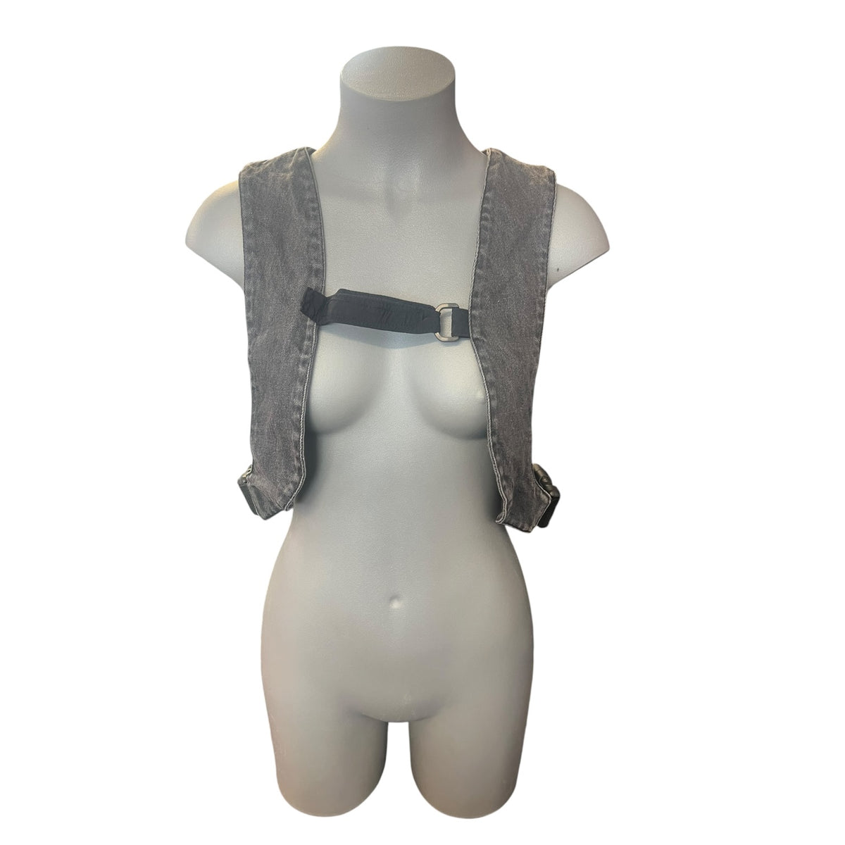 ACCOMPLIANCE DENIM VEST | 10/12