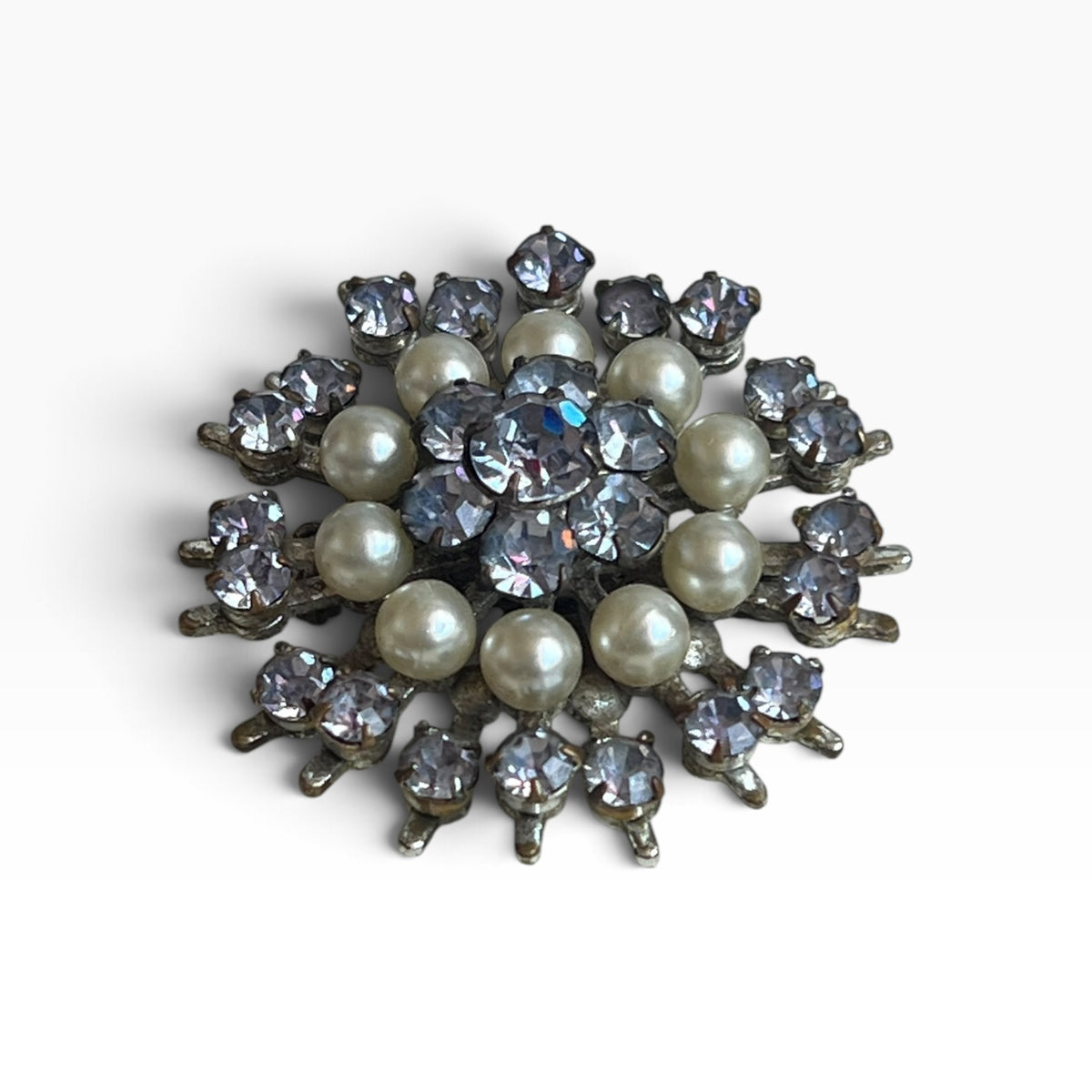 STRIKING LILAC DIAMANTES & PEARL BROOCH