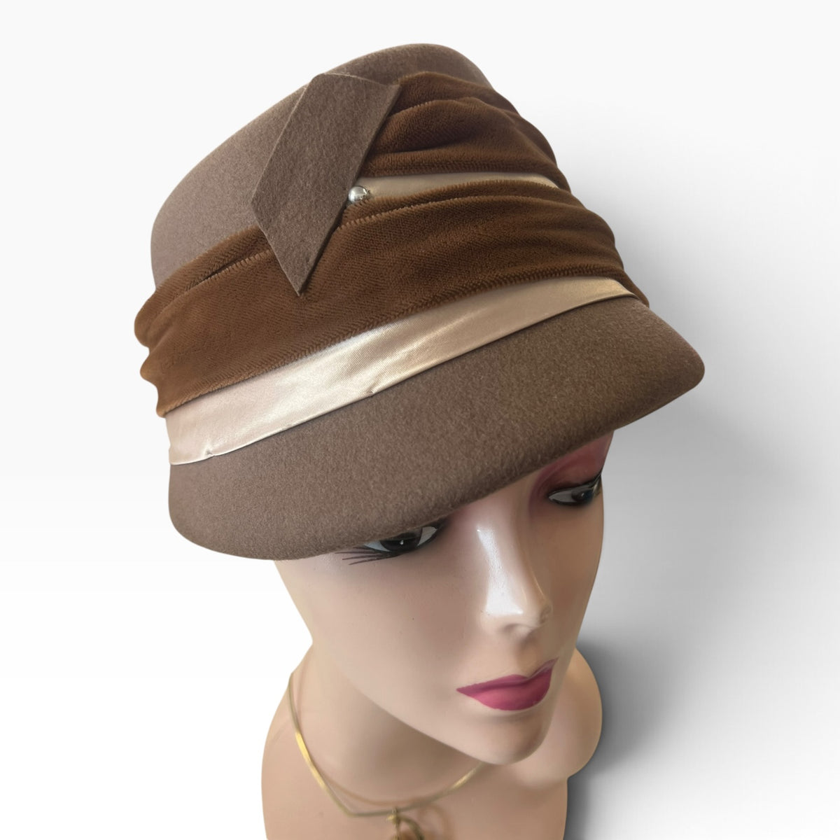 BROWN AUDREY HAT