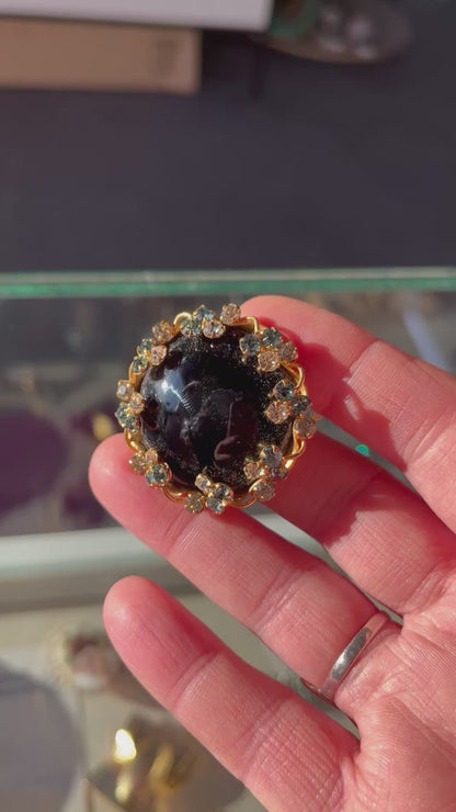 BLACK BROOCH