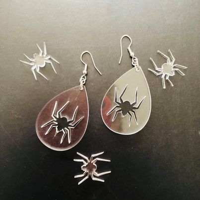 CLEAR SPIDER EARRINGS