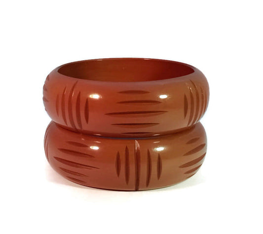 WIDE COCOA CARVE BANGLE